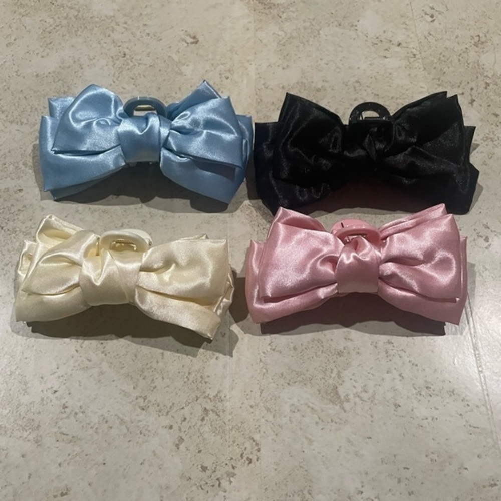 Bowknot hair clip- claw clip - set of 4 - black, white, pink and blue